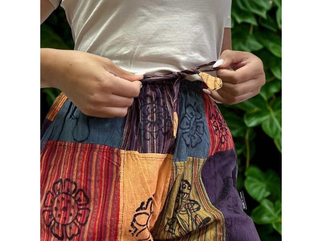 Nomad Sari - Kalhoty se Vzorem Hub - Blokový Potisk - Oranžové Tóny S/M: Patchwork s potiskem hub