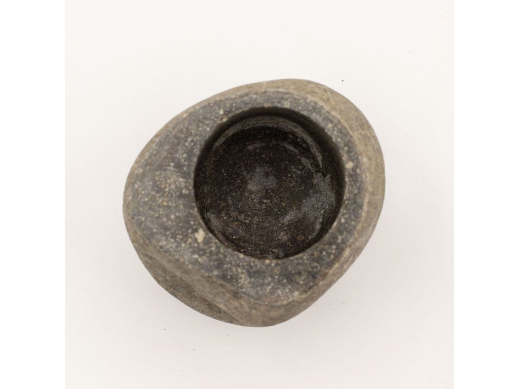 Hmoždíř z Přírodního Říčního Kamene - Střední (cca 12x8cm): Střední rozměr 12 × 8 cm