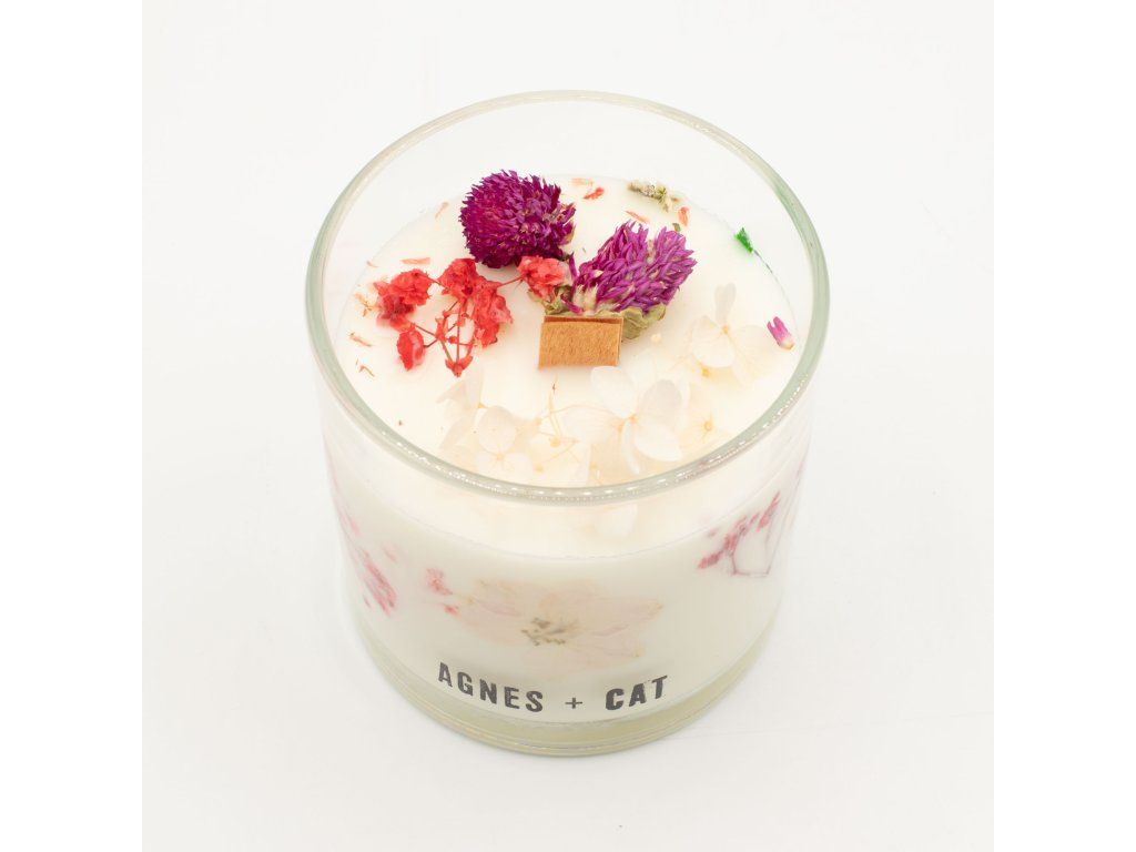 Agnes & Cat Botanická Sójová Svíčka - Růže Sawrey: Sušené rostliny ve vosku