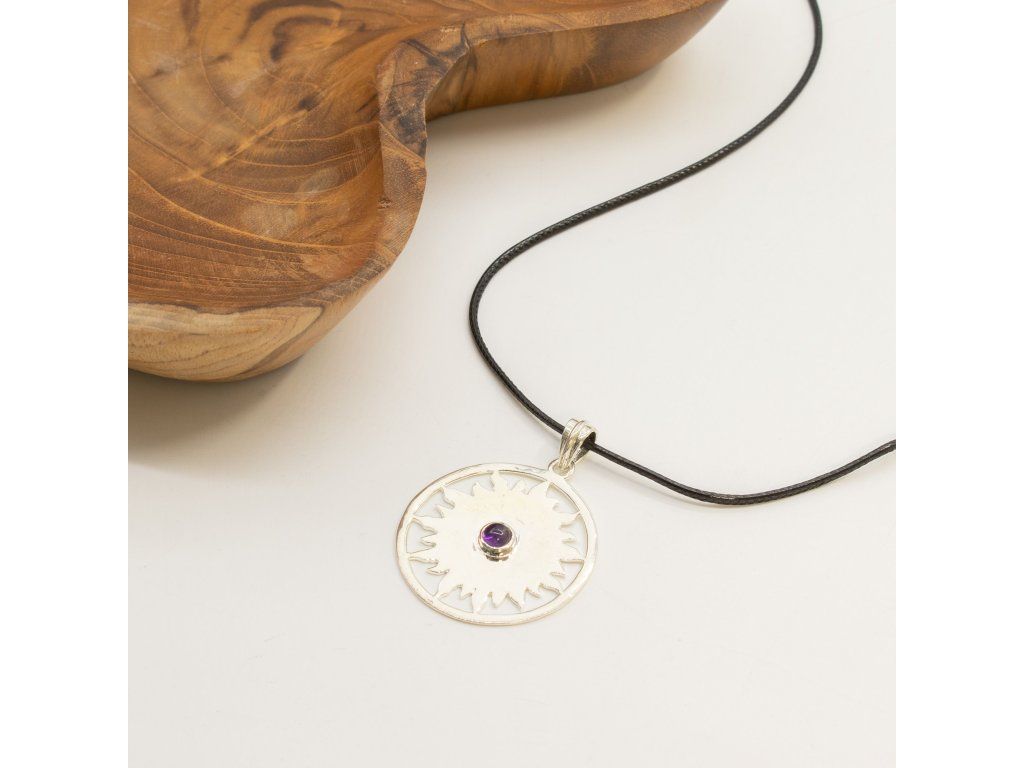 Indický přívěsek - postříbřený (45 cm šňůra) - Sun Worship Amethyst: Sluneční motiv